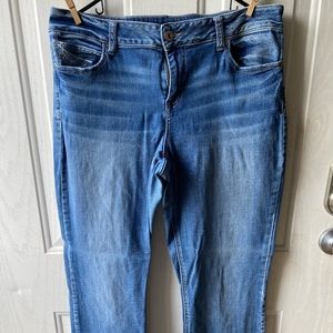 Maurices 13/14 Reg Bootcut jeans